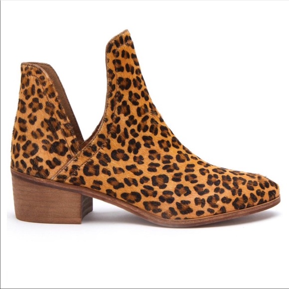 ANIMAL PRINT BOOTS LIKE NEW - SALE! - Picture 3 of 12